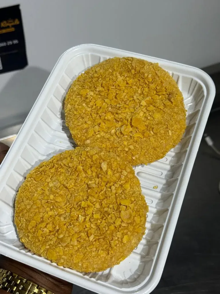 Crispy chicken burger
